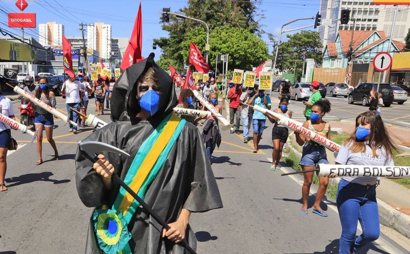 Novas denúncias intensificam atos contra Bolsonaro