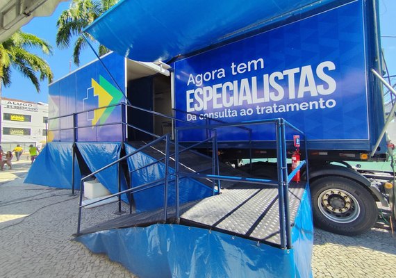 Pacientes do SUS de Atalaia e Delmiro Gouveia agora contam com carretas de saúde do Agora Tem Especialistas