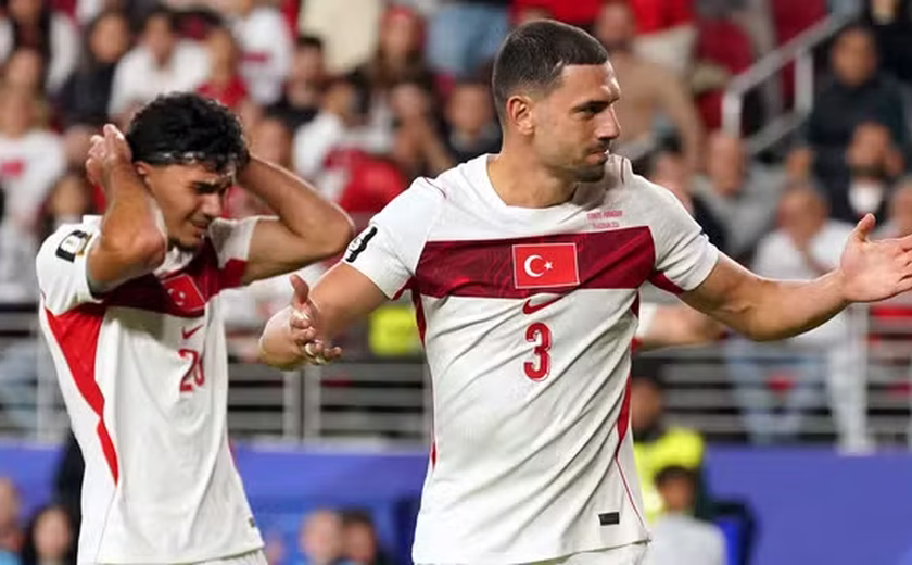 Paraguai vence, segue na briga para classificar e elimina a Turquia