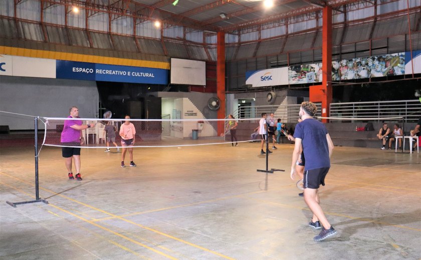 Sesc oferece aulas gratuitas de futsal, ginástica rítmica, voleibol e badminton