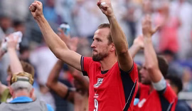 Inglaterra vence Panamá em jogo com recorde de Kane e avança como líder