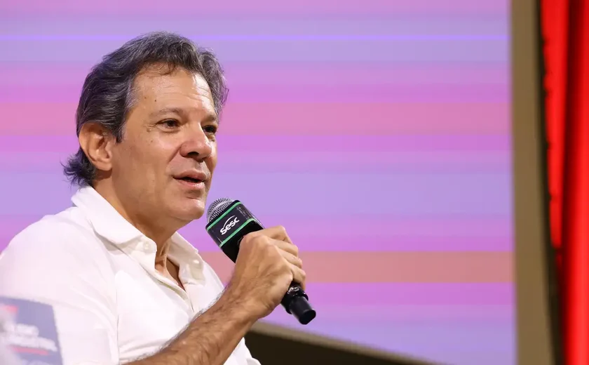 Banco Master é uma pancada no sistema bancário brasileiro, diz Haddad