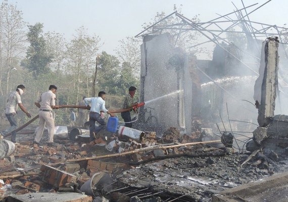 Na Índia, explosão em fábrica de fogos de artifício deixa mortos e feridos