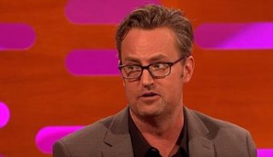 A casa caiu! Assistente de Matthew Perry teria injetado dose da droga que matou o ator