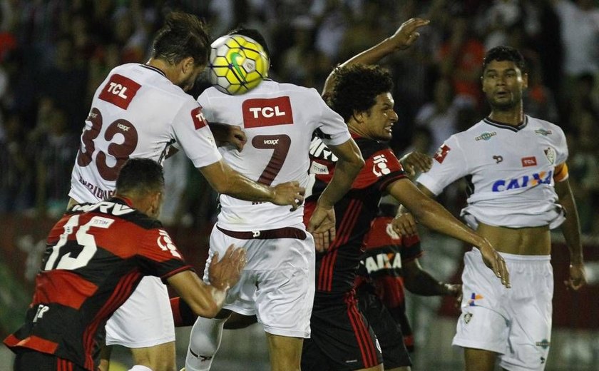 Fluminense pede anulação do clássico por causa de interferência externa