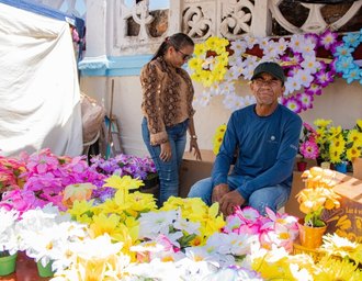 Semsc abre inscrições para ambulantes venderem flores nos cemitérios de Maceió