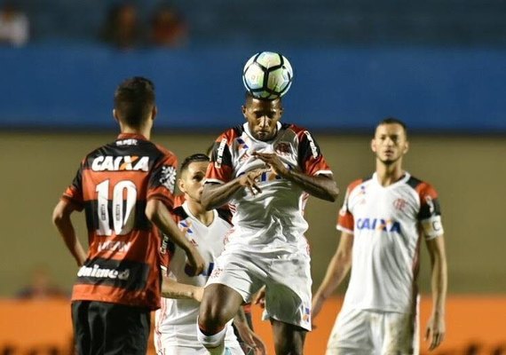 Flamengo vence o Atlético-GO e vai às quartas de final