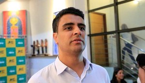 Em tempo recorde, JHC forma maioria na Câmara Municipal