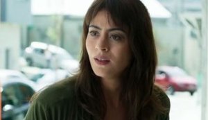 'Órfãos da Terra': Fique ligado! Helena leva tiro para salvar vida de Laila