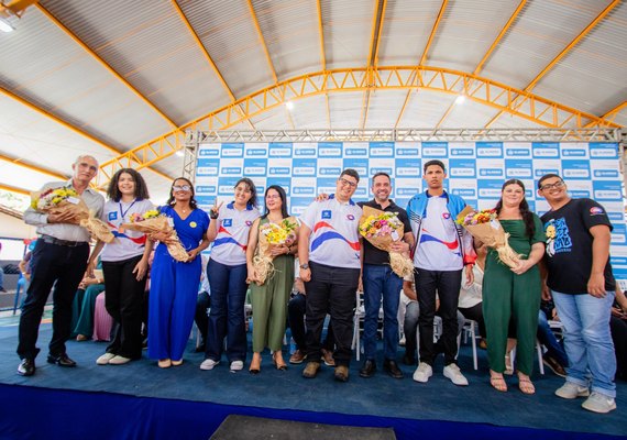 Paulo Dantas inaugura ginásio e nova sede da GEE em São Miguel dos Campos