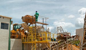 Maceió sedia 1° Seminário Alagoano de Resíduos da Construção e Demolição