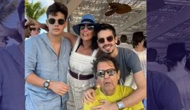 Apresentador Fausto Silva reaparece em foto rara com a família após anos difíceis de saúde