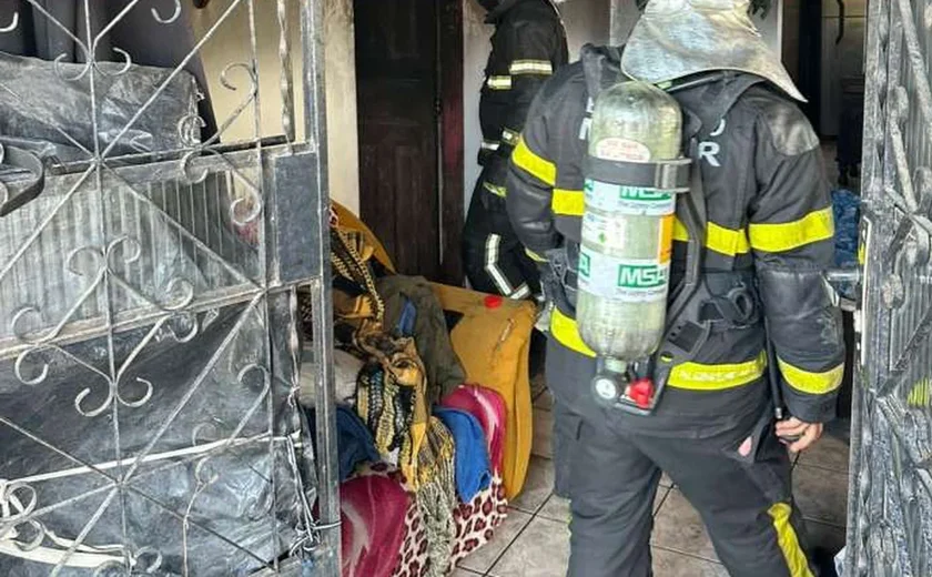 Princípio de incêndio assusta moradores do Jacintinho, em Maceió