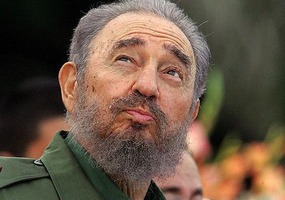 Professor diz que Fidel deixa imagem de líder, mas é criticado como ditador