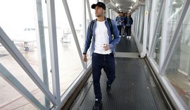 Neymar bate Ferrari antes de viagem, mas não desfalca o Barcelona, diz TV