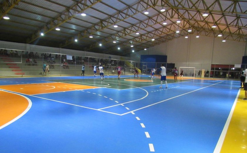 Secretaria de Esportes de Penedo promove campeonatos de futsal masculino e feminino
