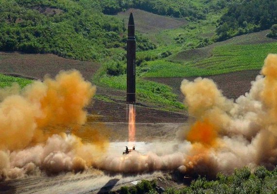 UE comemora anúncio da suspensão dos testes nucleares na Coreia do Norte