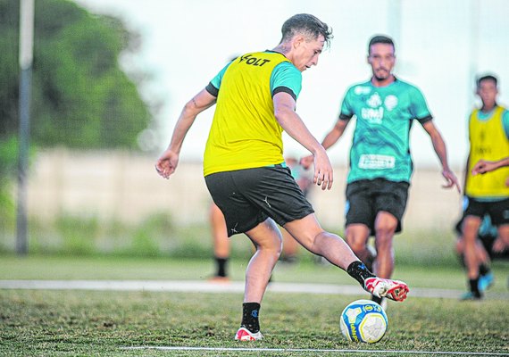 CSA terá mudanças pontuais para enfrentar o Sampaio neste sábado (18)