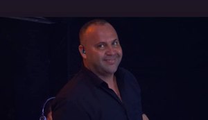 Cantor Jonas Mais realiza live em homenagem ao Dia das Mães