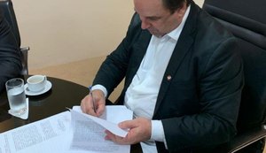 Luciano Barbosa encaminha à ALE projeto de lei que beneficia alunos com intercâmbio