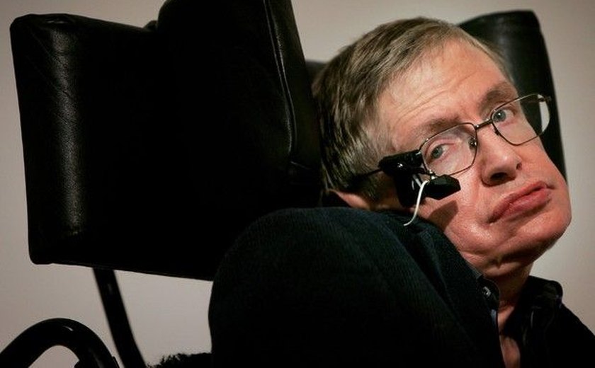 Entenda a doença que acometeu Stephen Hawking por 54 anos