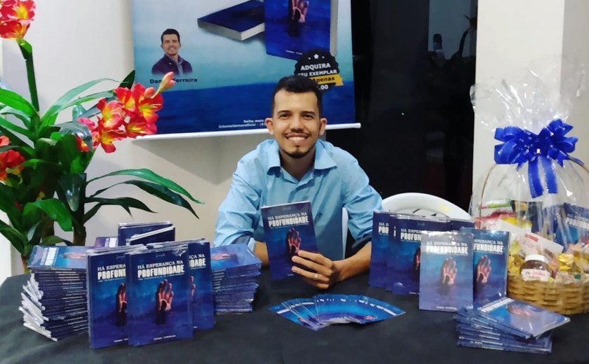 Professor relata em livro seu naufrágio na foz do São Francisco