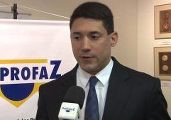 Parlamentares legislam em causa própria para terem dívidas perdoadas