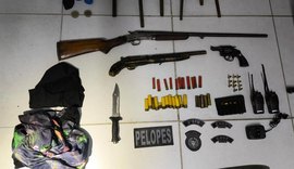 PM apreende armamentos e munições com dupla suspeita de homicídio em Murici