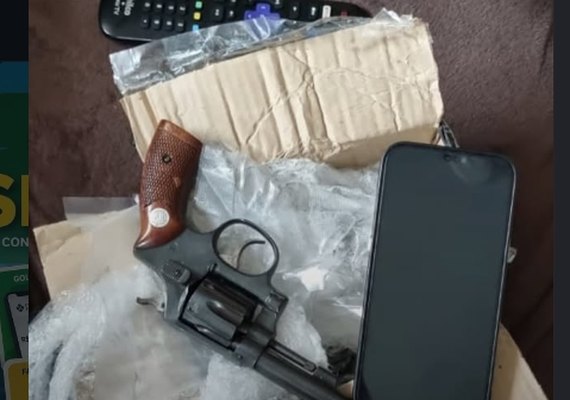 PC prende homem por posse ilegal de arma durante ação conjunta com a Receita Federal