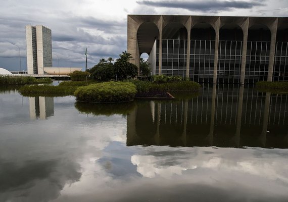 Brasil adere a projeto que liga América do Sul e Ásia por fibra óptica