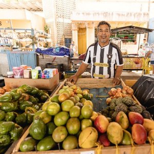 Confira o funcionamento de mercados públicos feiras e shoppings