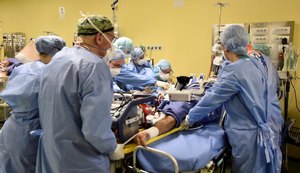 Itália registra mais 812 mortes, mas número de novos casos tem forte queda