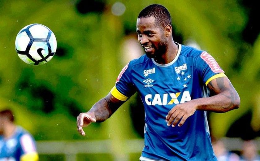Zagueiro Dedé volta a ser relacionado no Cruzeiro após mais de um ano