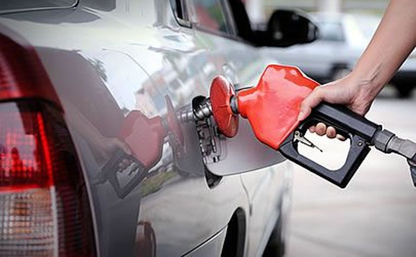 Altas na gasolina e economia impulsionam perspectivas para etanol perto de safra