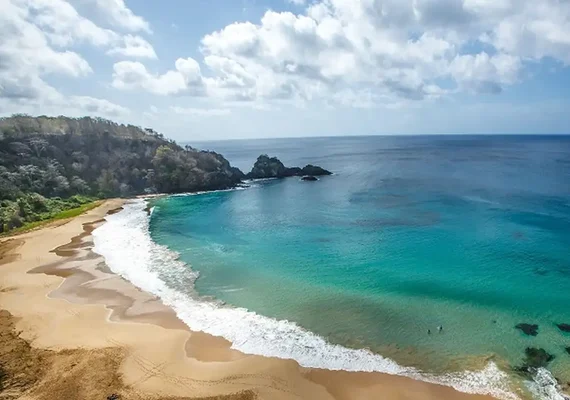 Usina solar garantirá descarbonização da energia em Noronha até 2027