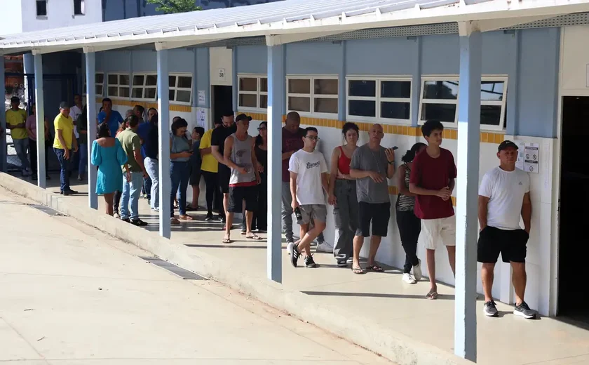 Cristiano Zanin manda ampliar horário de votação até as 19h em todo o país