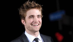 Robert Pattinson diz que não acredita em amor verdadeiro