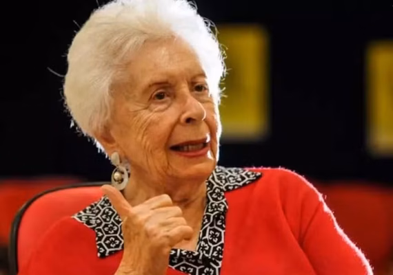 Paulão lamenta morte de Clara Charf