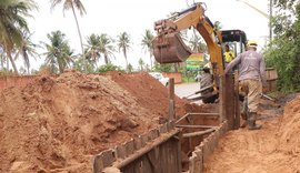 Obras de esgotamento em São Miguel dos Milagres são acompanhadas por técnicos da Seinfra