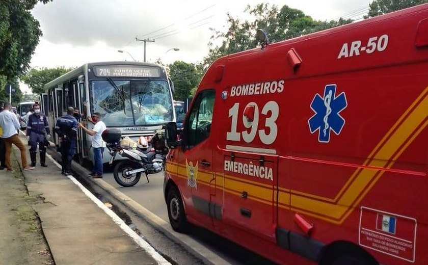 Acidente envolvendo dois ônibus de Maceió deixa passageiros feridos