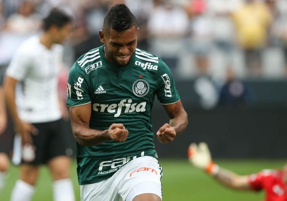 Borja marca e Palmeiras sai na frente do Corinthians na final