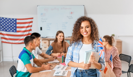 Inglês como aliado da segurança: domínio do idioma garante mais tranquilidade a brasileiros no exterior