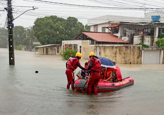 Tempestades em Pernambuco deixam quatro mortos e mais de mil desalojados