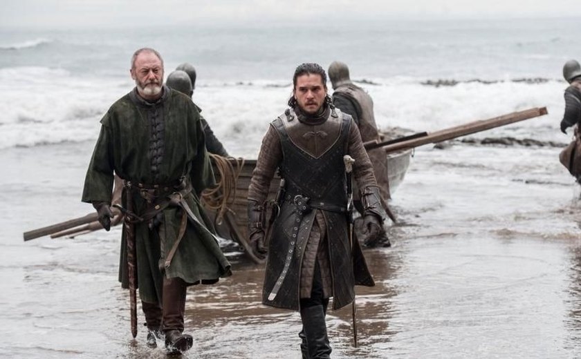 Fotos do 3º episódio de “Game of Thrones” mostram Jon Snow na Pedra do Dragão