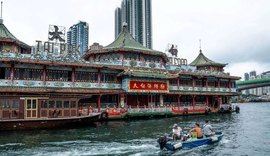 Restaurante flutuante de Hong Kong afunda durante transporte