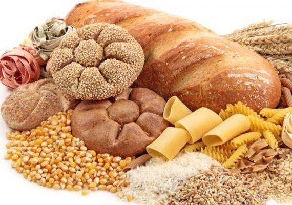 Como sua dieta pode influenciar a chegada da menopausa