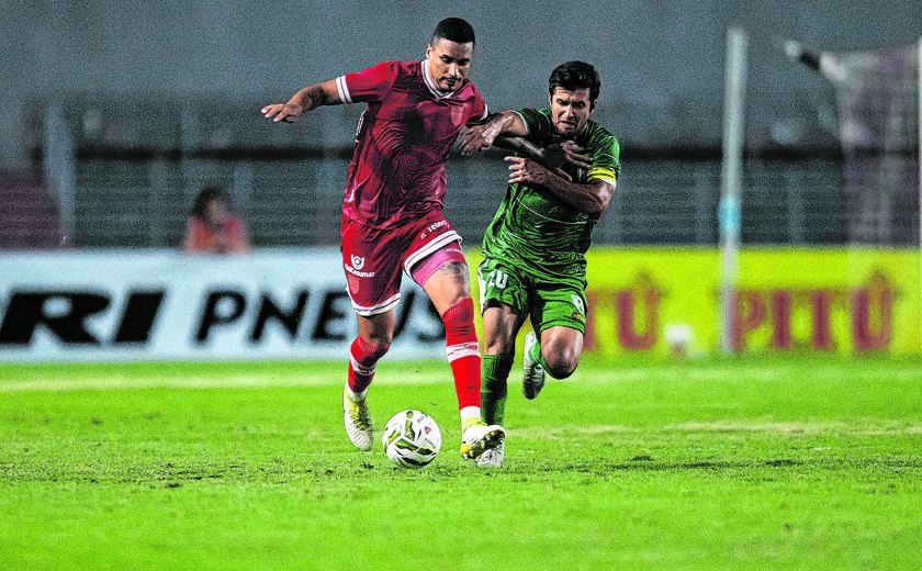 CRB encara o Penedense fora de casa e treinador deve mexer no time