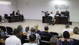 Júri de ex-prefeito começa com depoimentos emocionantes sobre morte de corretor