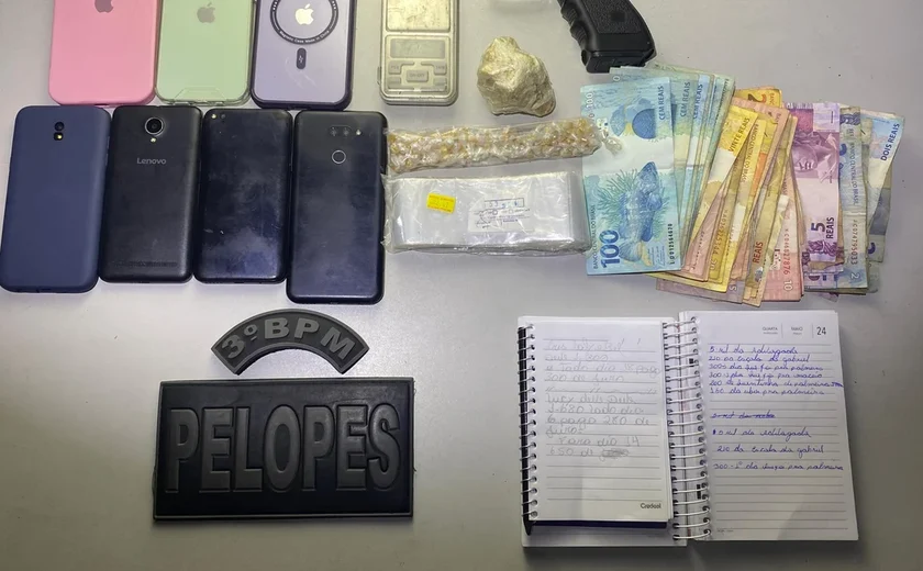 Polícia prende homem e apreende drogas e armas em residencial na cidade de Arapiraca