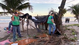 Fogueiras com estruturas irregulares são retiradas na Praia da Avenida